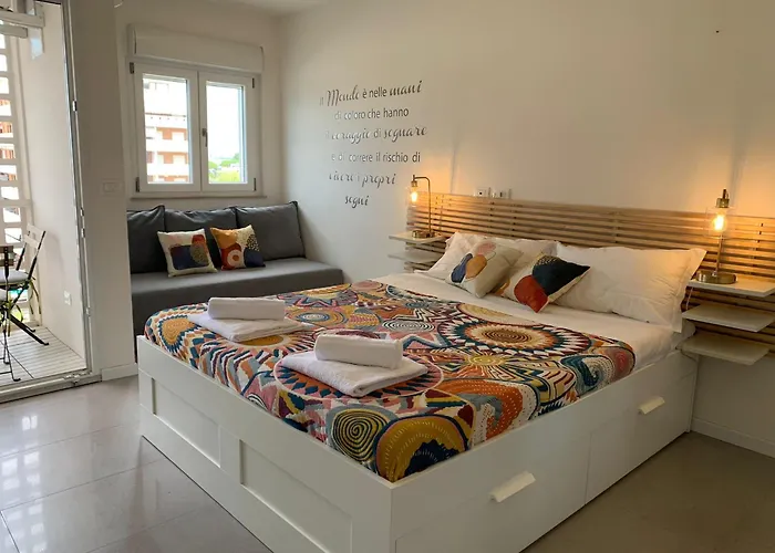 Monolocale Con Terrazza E Cucina