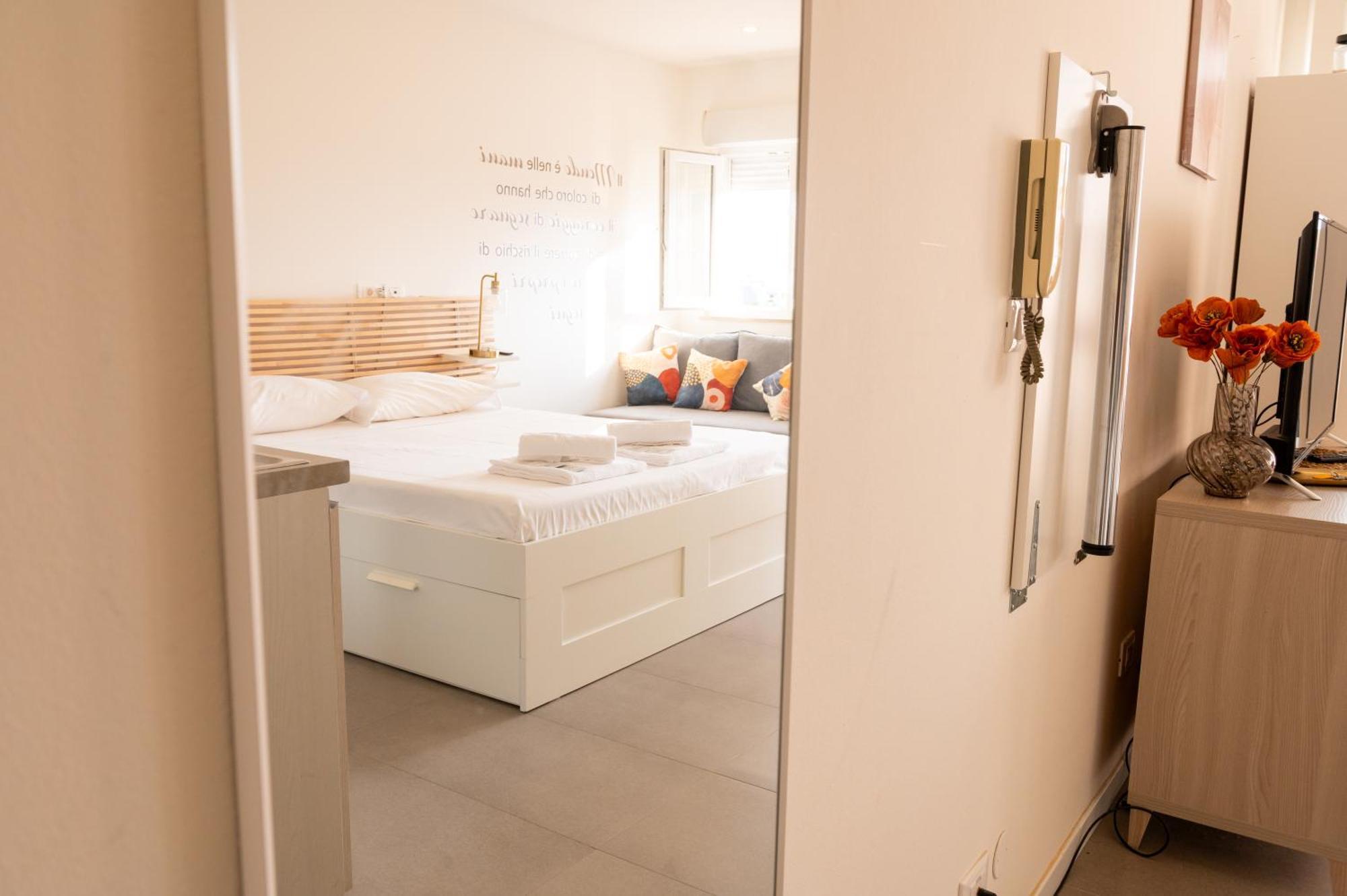 Monolocale Con Terrazza E Cucina Apartment