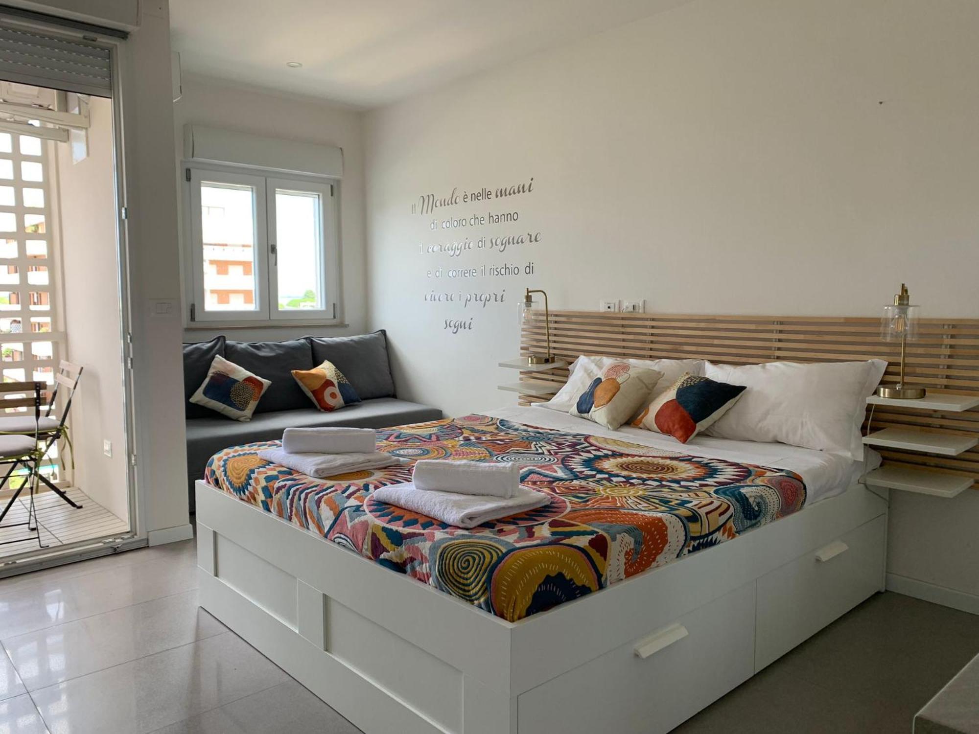 Monolocale Con Terrazza E Cucina